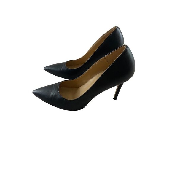 Manolo Blahnik Women's Black Patent Leather Pumps - 40 (US 10)